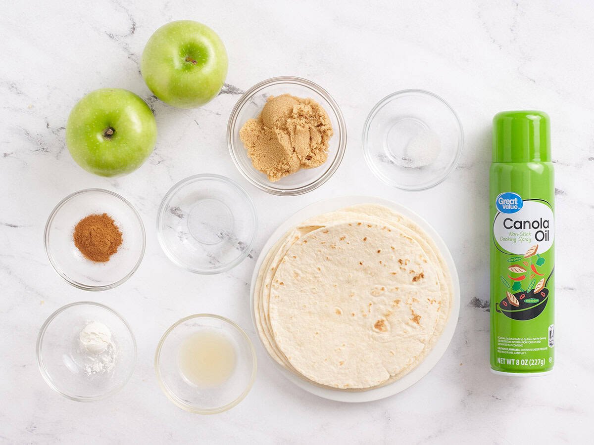 Die Zutaten, um Luft gebratene Apfelflaunas zu machen.