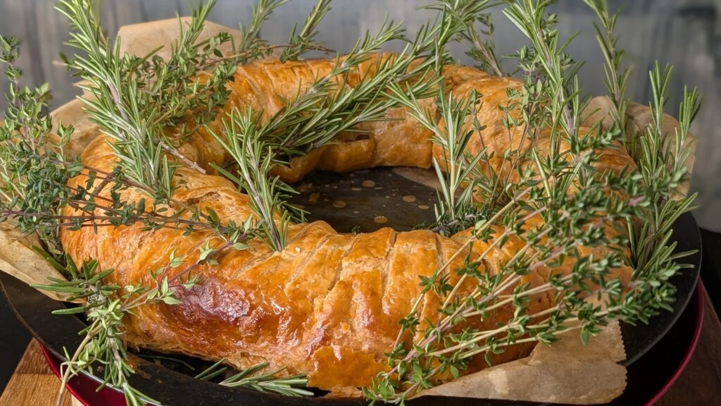 Mags' Weihnachtskranz-Wurstbrötchen