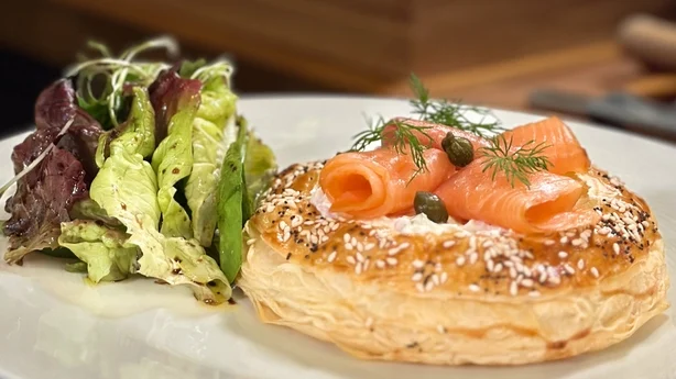   Galettes mit geräuchertem Lachs