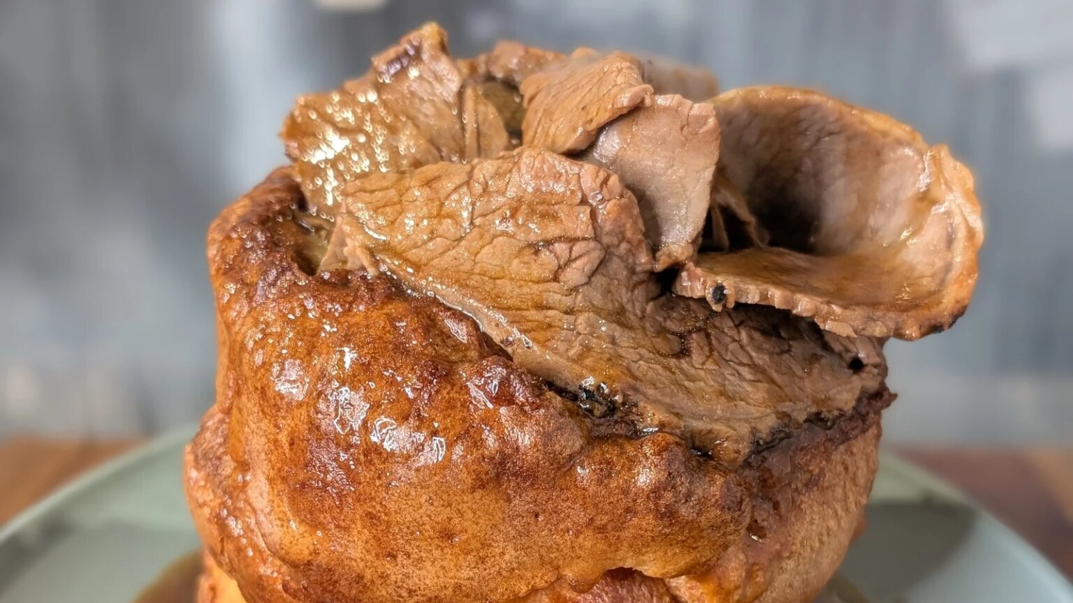 Mags Roche Mags Roches riesiger Yorkshire-Pudding mit allem Drum und Dran: Heute ...