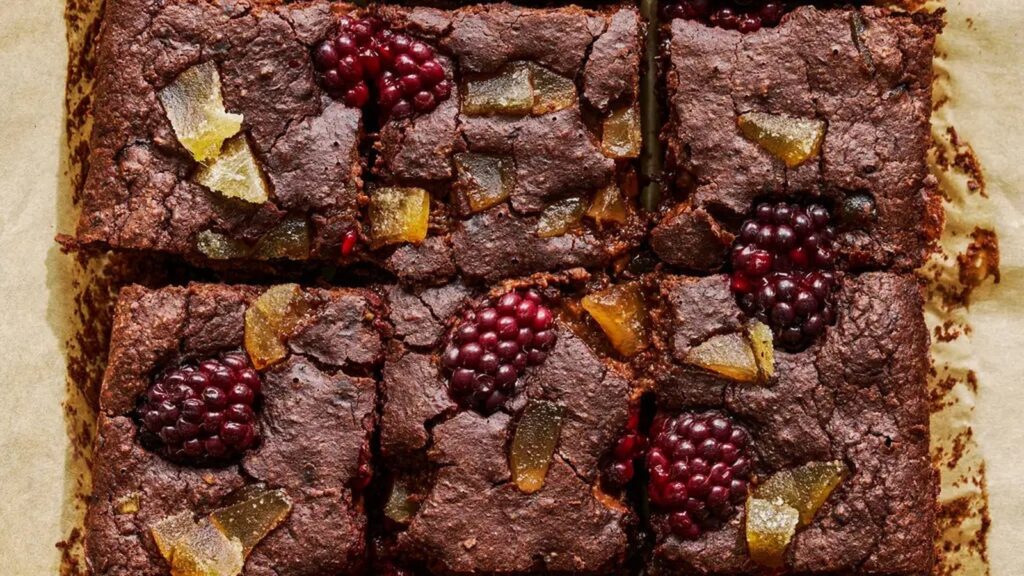 BOSH!s Ingwer-Beeren-Brownies mit schwarzen Bohnen