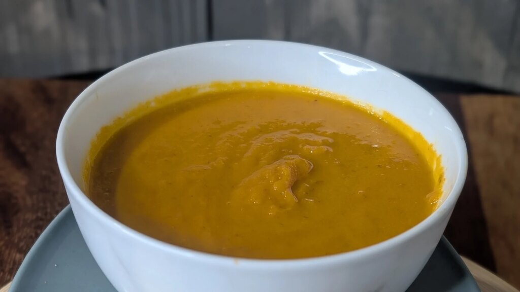 Diarmuid Ó Mathúnas geröstete, gewürzte Karottensuppe