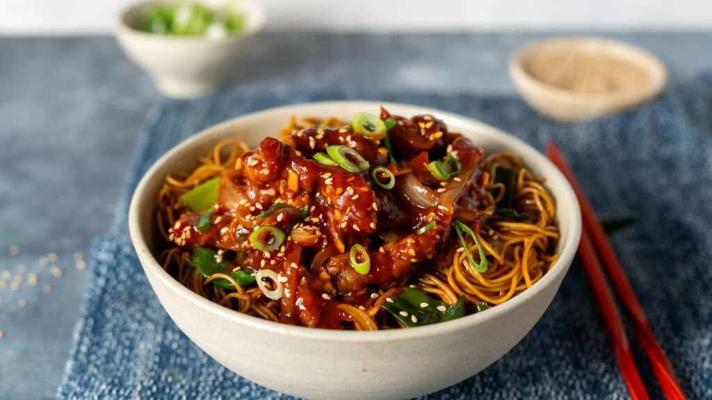 Eva Paus knuspriges Peking-Rindfleisch mit gebratenen Nudeln