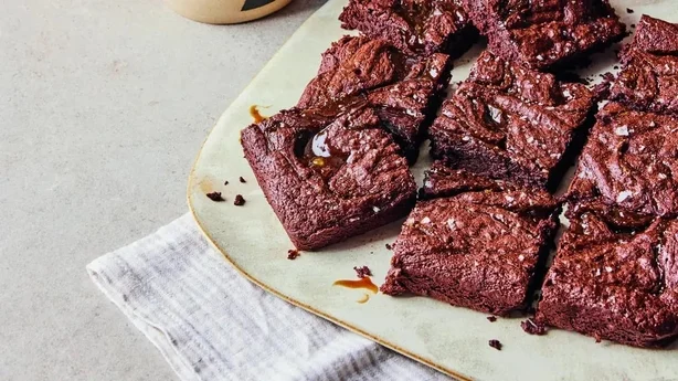 Rezept für gesalzene Karamell-Brownies von Sophie Richards