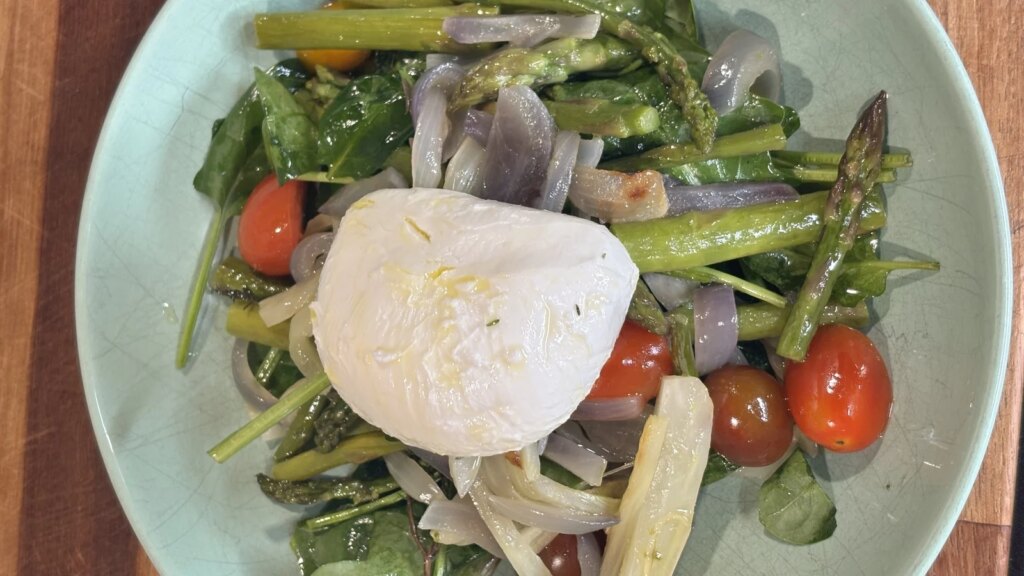 Paul Flynns gerösteter Spargel-Fenchel-Salat mit Toonsbridge-Mozzarella