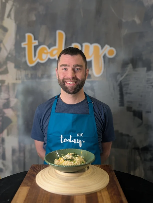 Shane Tallon Profil mit Schale