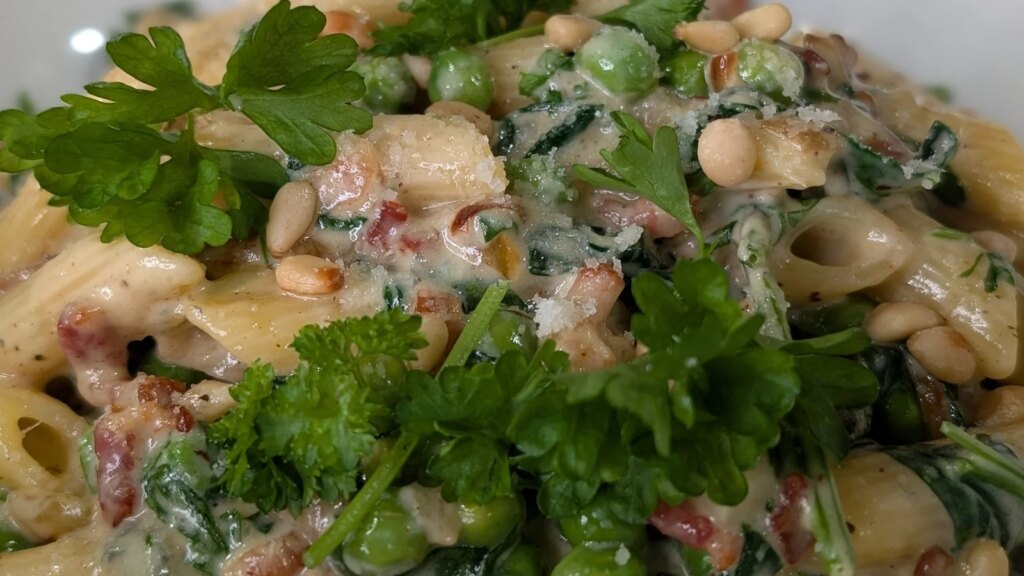 Trishas Rigatoni mit Speck und Blauschimmelkäse