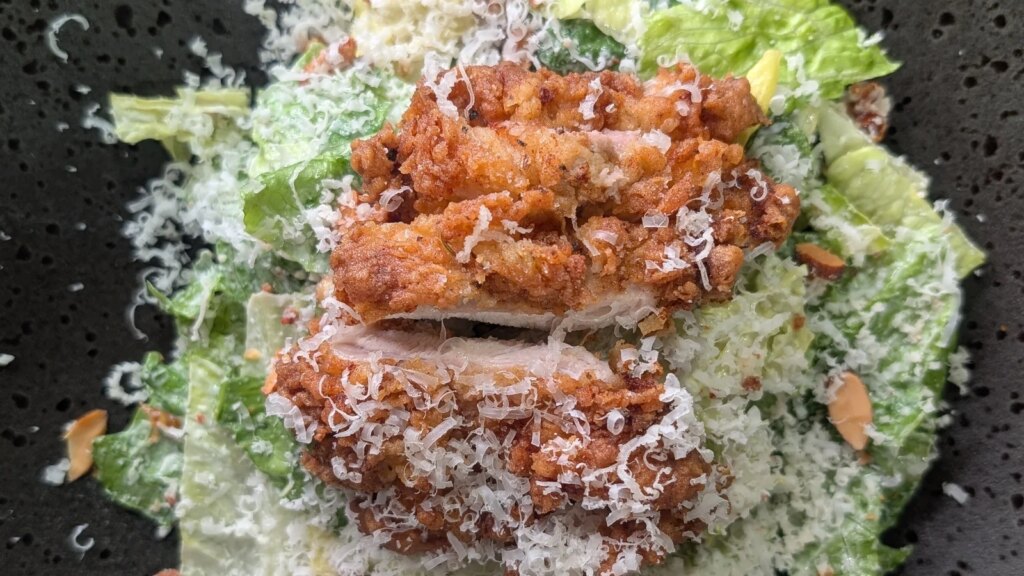 Mags' in Buttermilch gebratenes Hühnchen mit würziger Mayonnaise