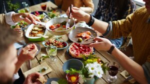 Kochtipps für Sommergerichte, die nicht auf den Ofen angewiesen sind