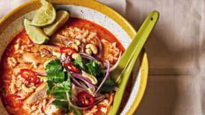 Emma Petersens Brühe mit thailändischem Hühnchen und Reis