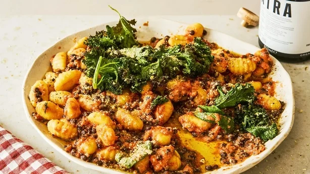Saucy Gnocchi Bowl mit knusprigem Grünkohl neu 