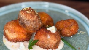 Kevin Ahernes Parmesanpilze mit N'duja und gerösteter Knoblauchbutter: Heute