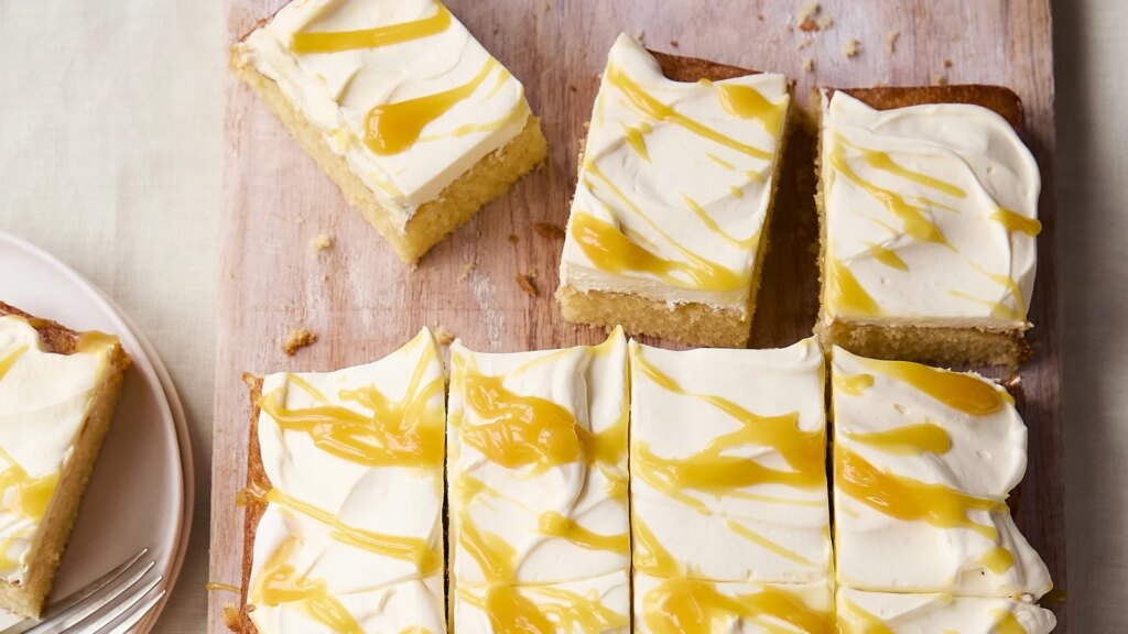 Mary Berrys Blechkuchen mit Zitrone und Passionsfrucht